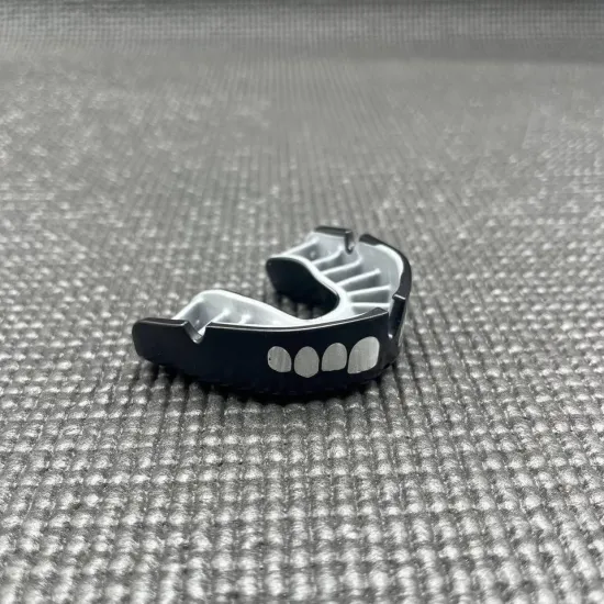 Капа OPRO Silver Grillz Black/Silver-доросла