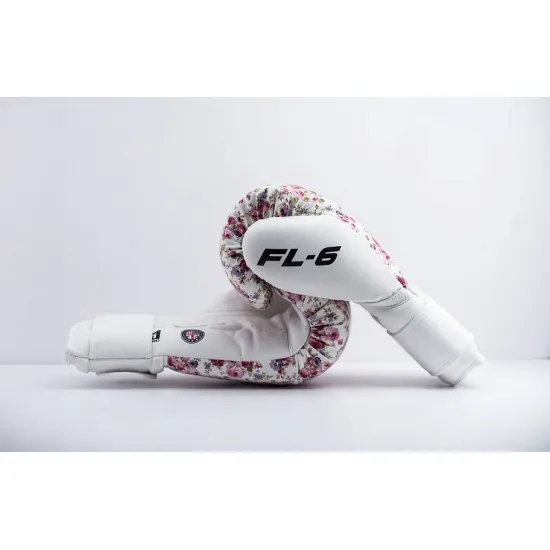 Боксерские перчатки RDX FL-6 White-8 унций (капа в комплекте)