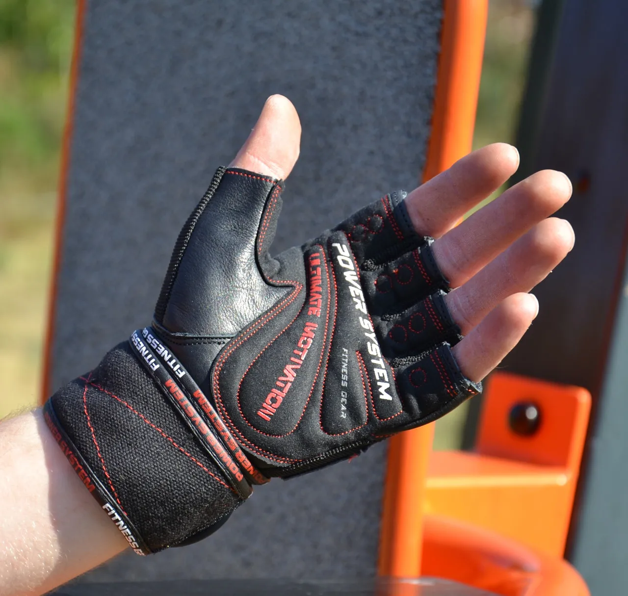 Перчатки для фитнеса Power System PS-2810 Ultimate Motivation Black/Red Line M