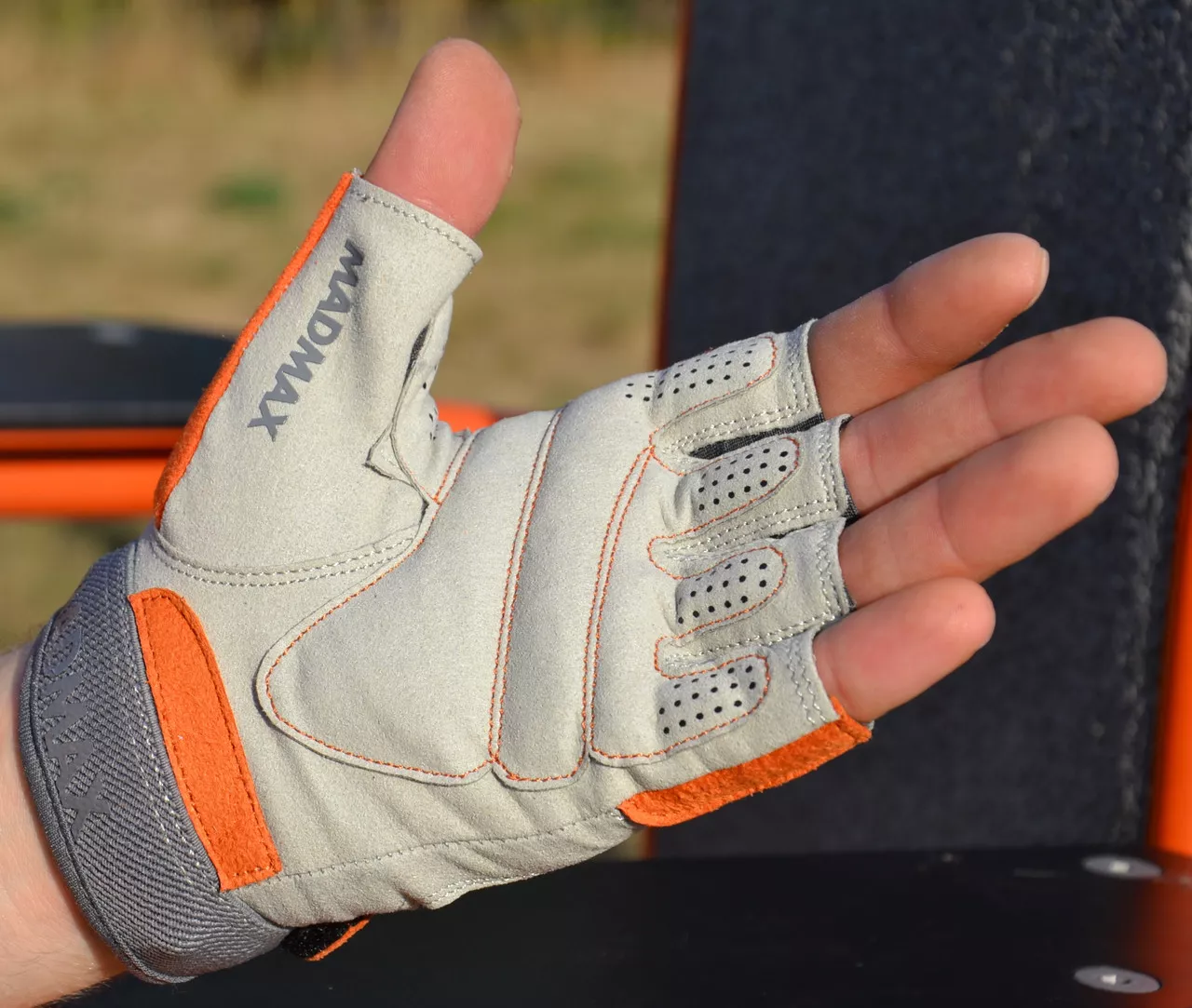 Рукавички для фітнесу MadMax MFG-850 Crazy Grey/Orange S