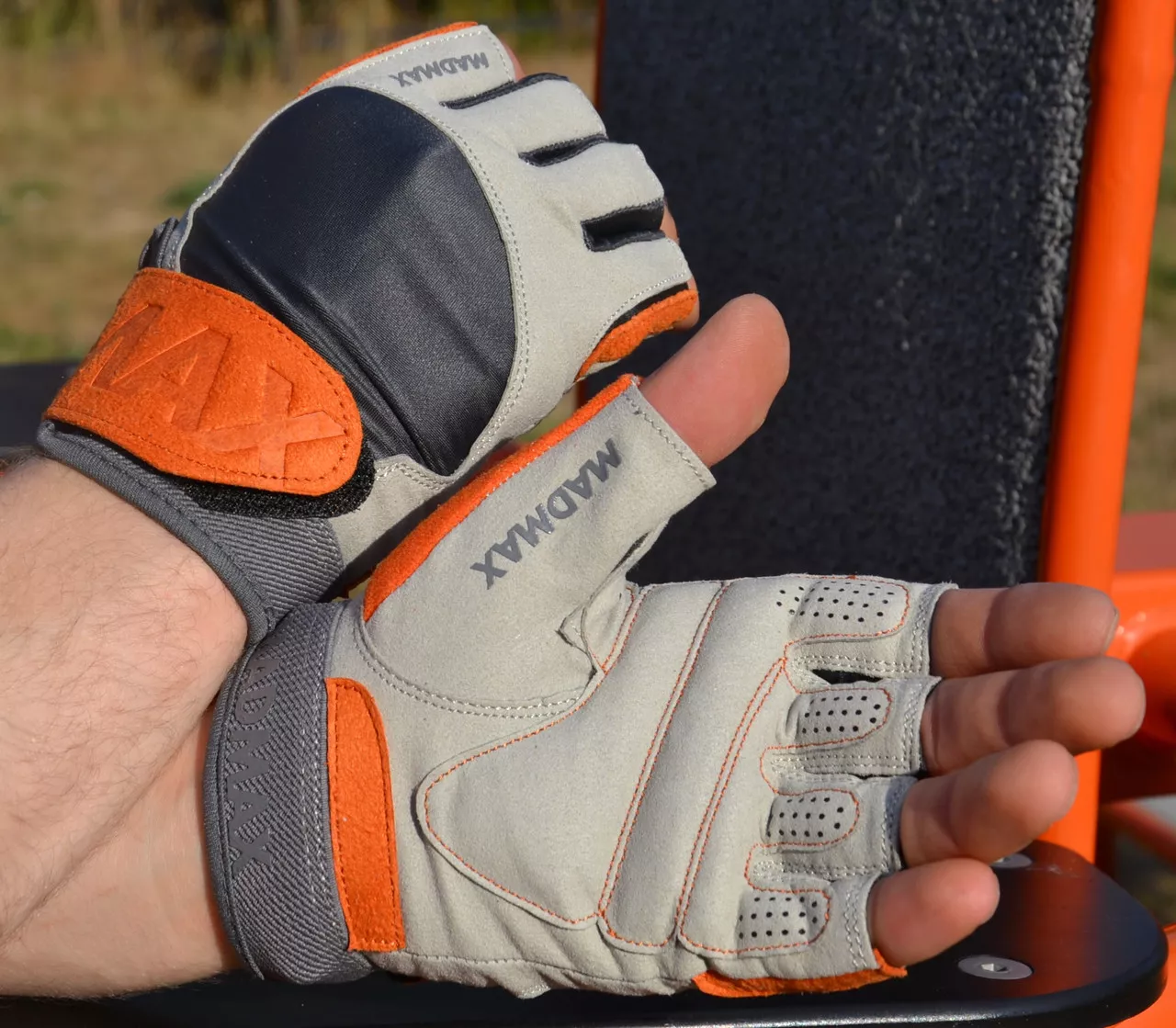 Рукавички для фітнесу MadMax MFG-850 Crazy Grey/Orange S