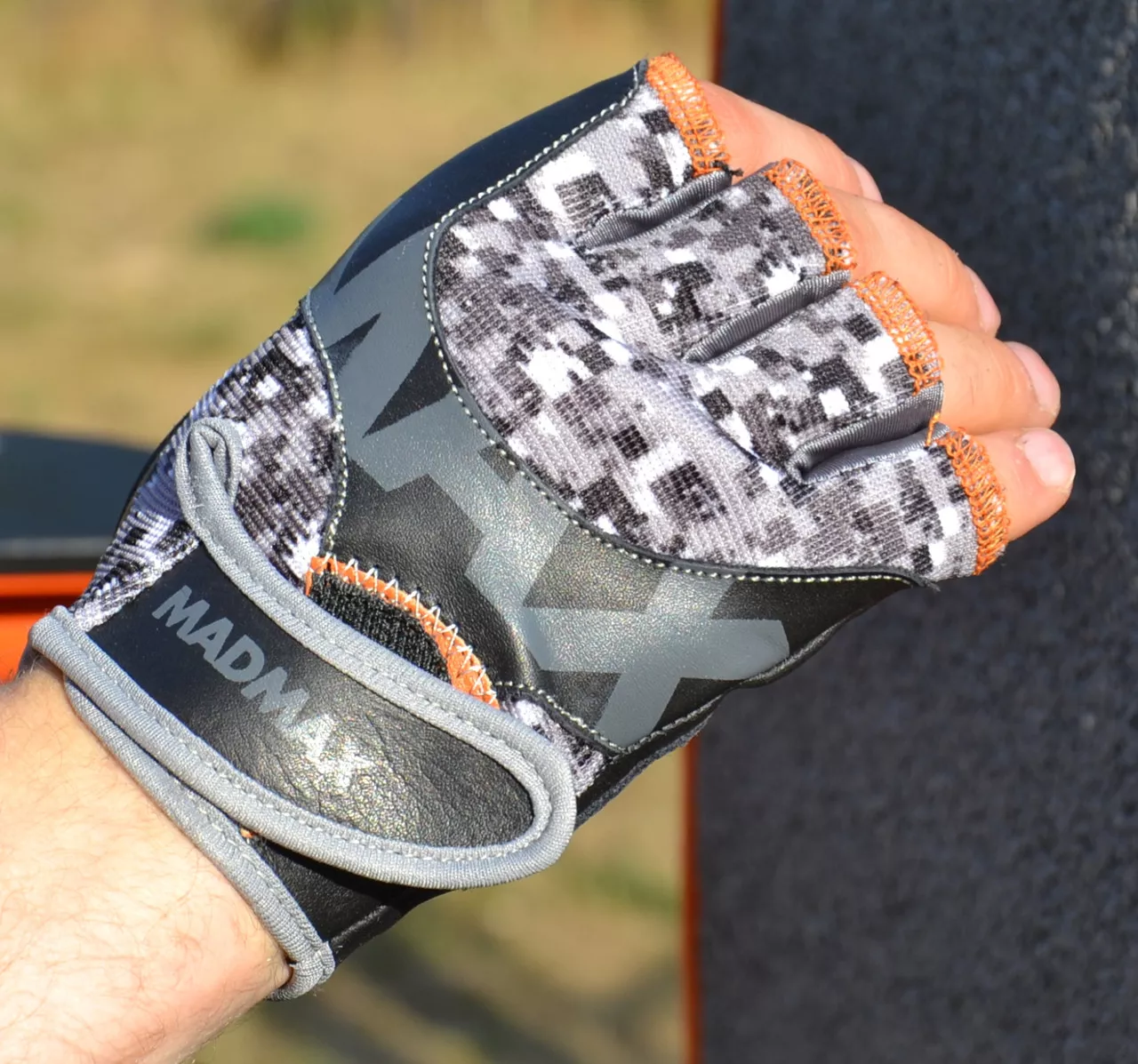 Рукавички для фітнесу MadMax MFG-831 Grey/Digital Camo S