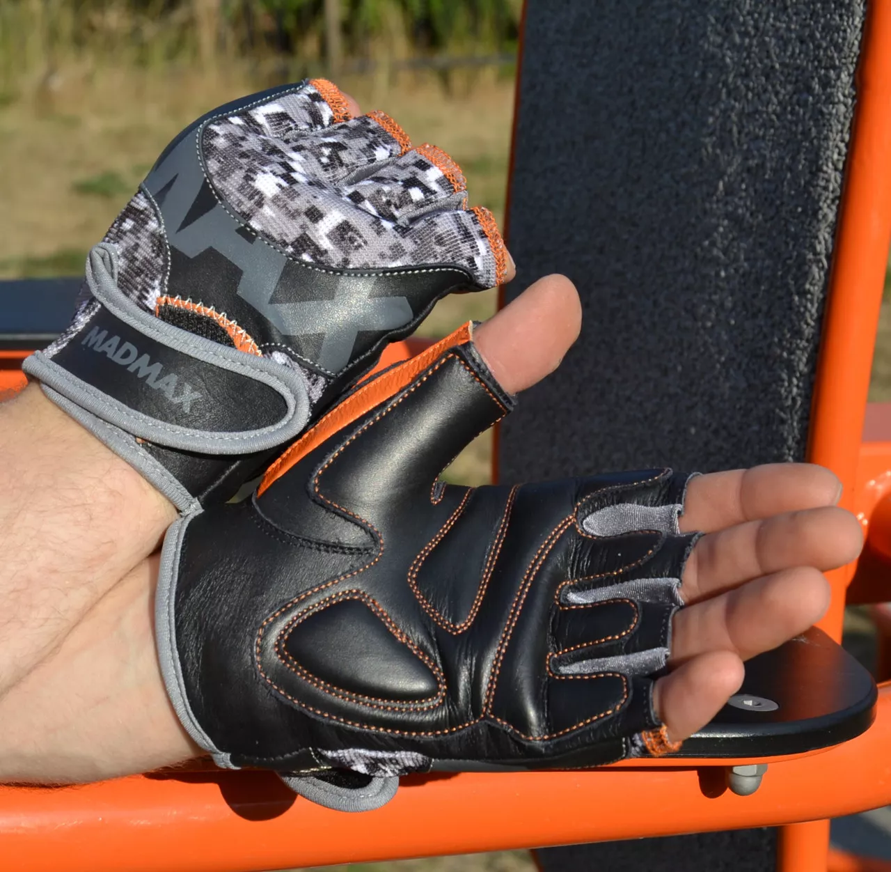 Рукавички для фітнесу MadMax MFG-831 Grey/Digital Camo S