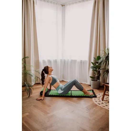 Килимок акупунктурний 4yourhealth Elite Line 0057 з подушкою чорно-зелений 120*40см