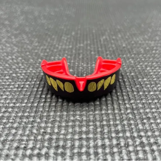 Капа OPRO Gold JAWS Black/Red-взрослая