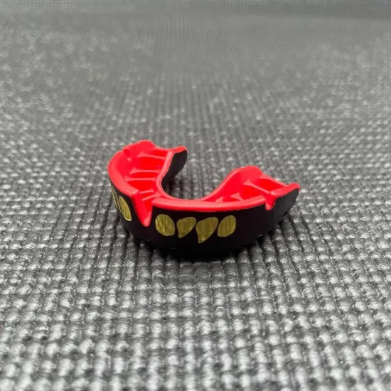 Капа OPRO Gold JAWS Black/Red-взрослая