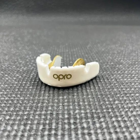 Капа для брекетов OPRO Gold Braces под брекеты White/Gold-взрослая 