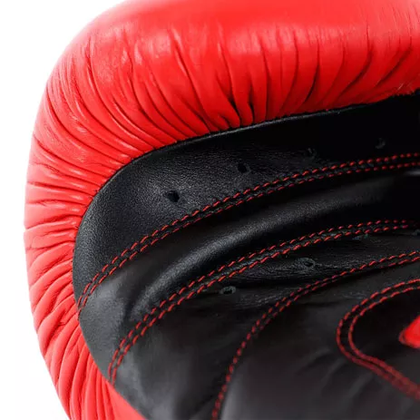 Боксерские перчатки Adidas Kombat Boxing Glove Черно/красный 8 унций