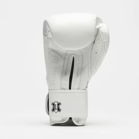 Боксерські рукавички Leone Greatest White 10 ун. (бинти 4 м. в комплекті)