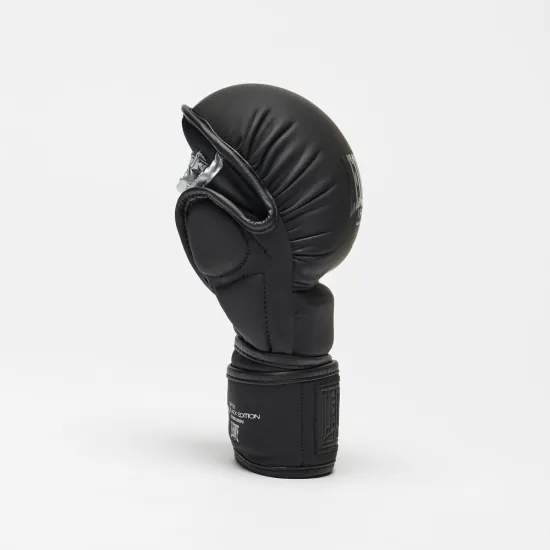 Перчатки для ММА Leone BLACK Edition S (капа в комплекте)