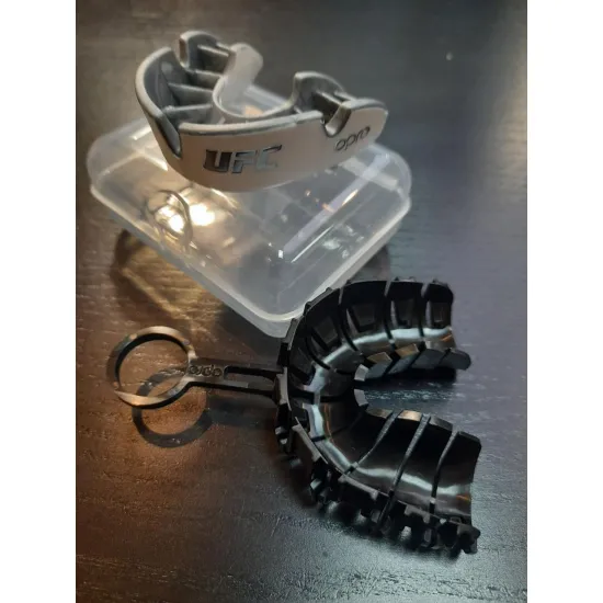 Капа OPRO Silver UFC White-доросла