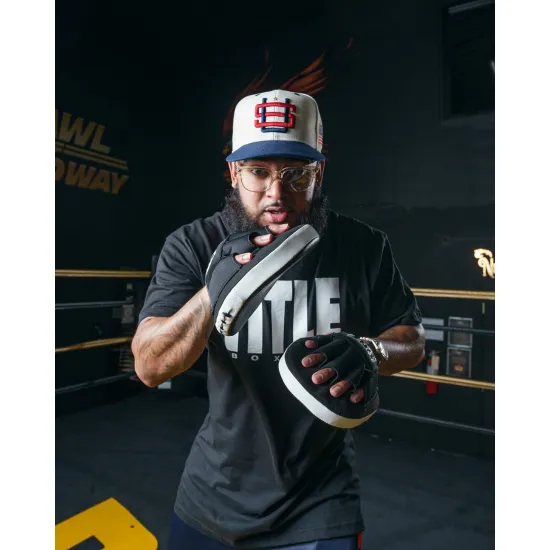 Лапи боксерські TITLE Boxing Gel Tech Punch Mitts 2.0 Black