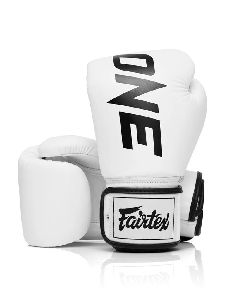 Боксерские перчатки Fairtex BGV1-ONE White 10 унций (бинты в комплекте)