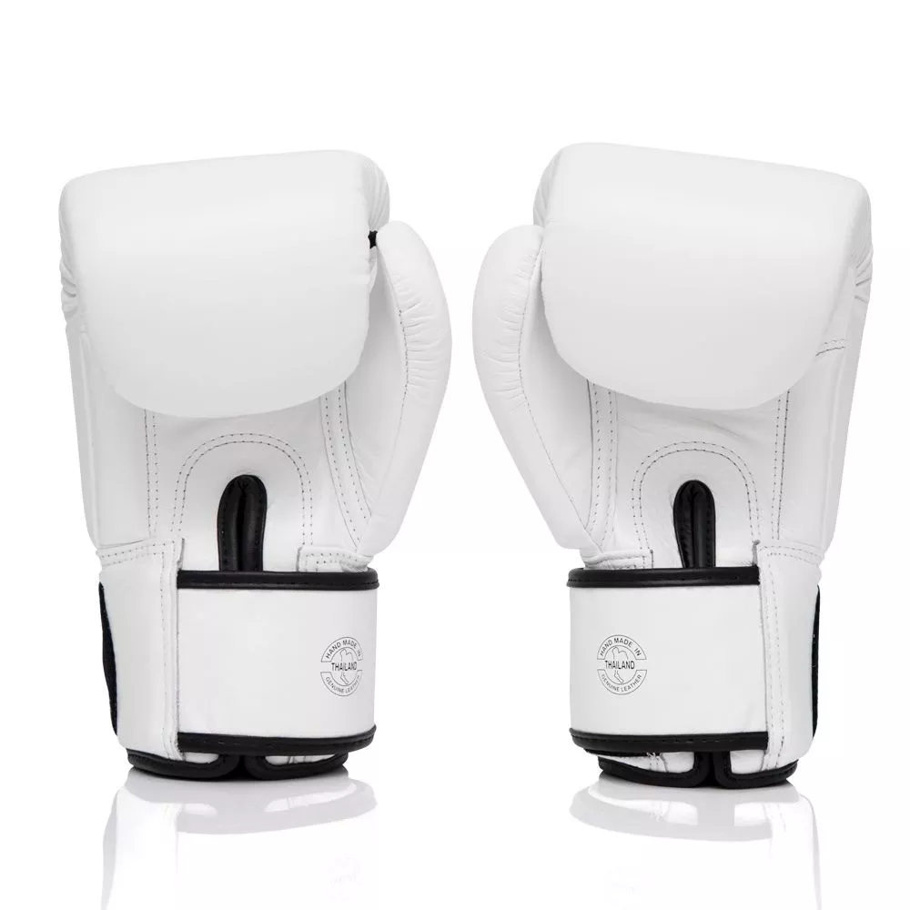 Боксерские перчатки Fairtex BGV1-ONE White 10 унций (бинты в комплекте)