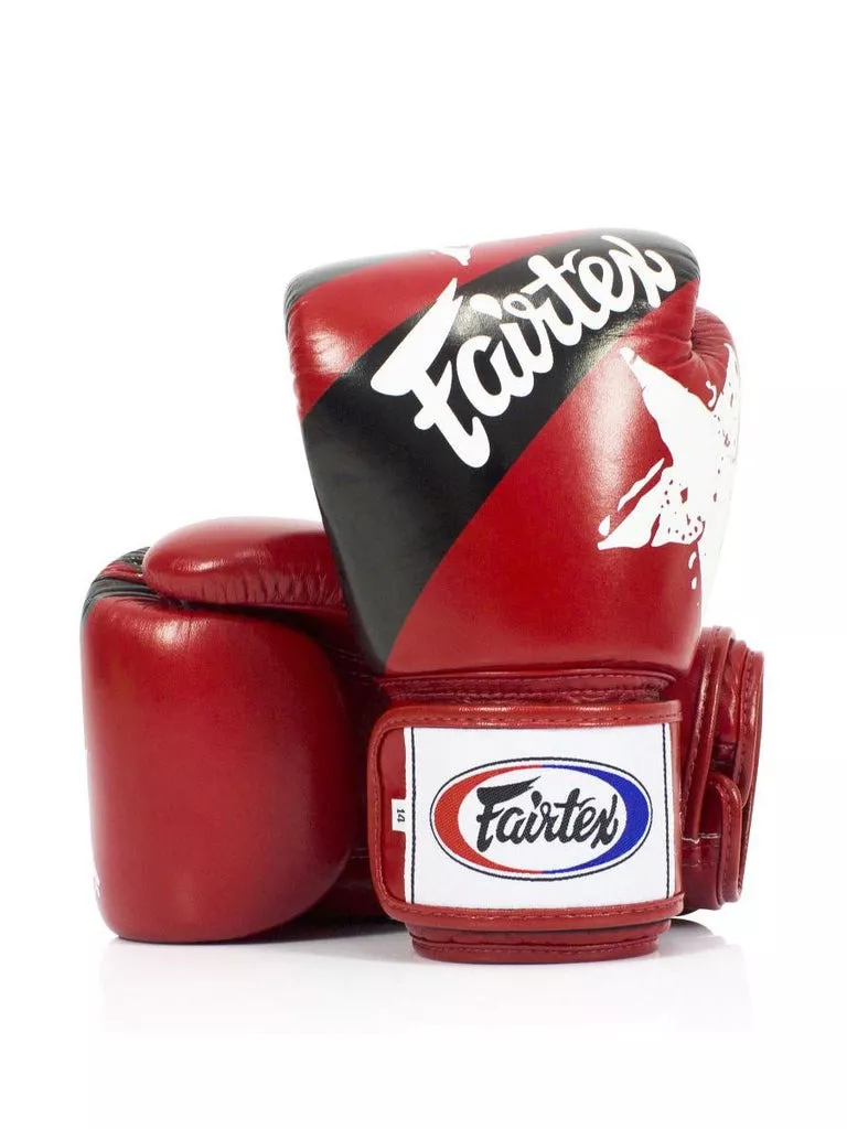 Боксерські рукавиці Fairtex BGV1 Nation Print Red 10 унцій (бинти в комплекті)