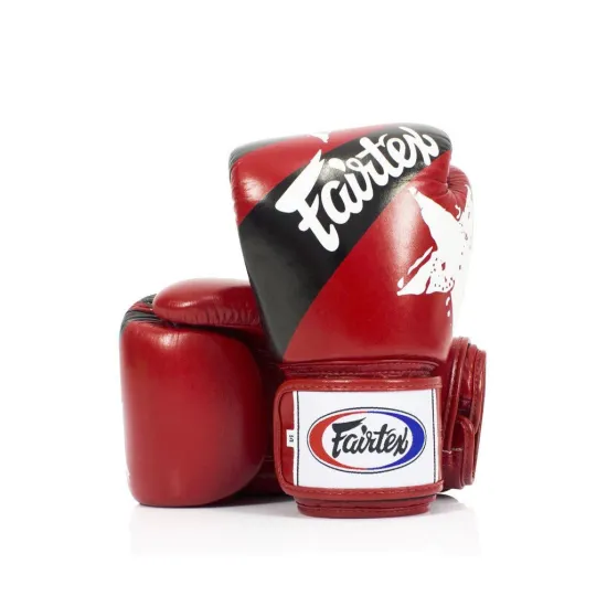 Боксерские перчатки Fairtex BGV1 Nation Print Red 10 унций (бинты в комплекте)