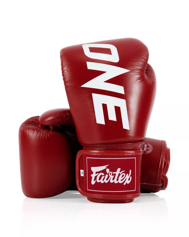 Боксерські рукавиці Fairtex BGV1-ONE Red 10 унцій (бинти в комплекті)