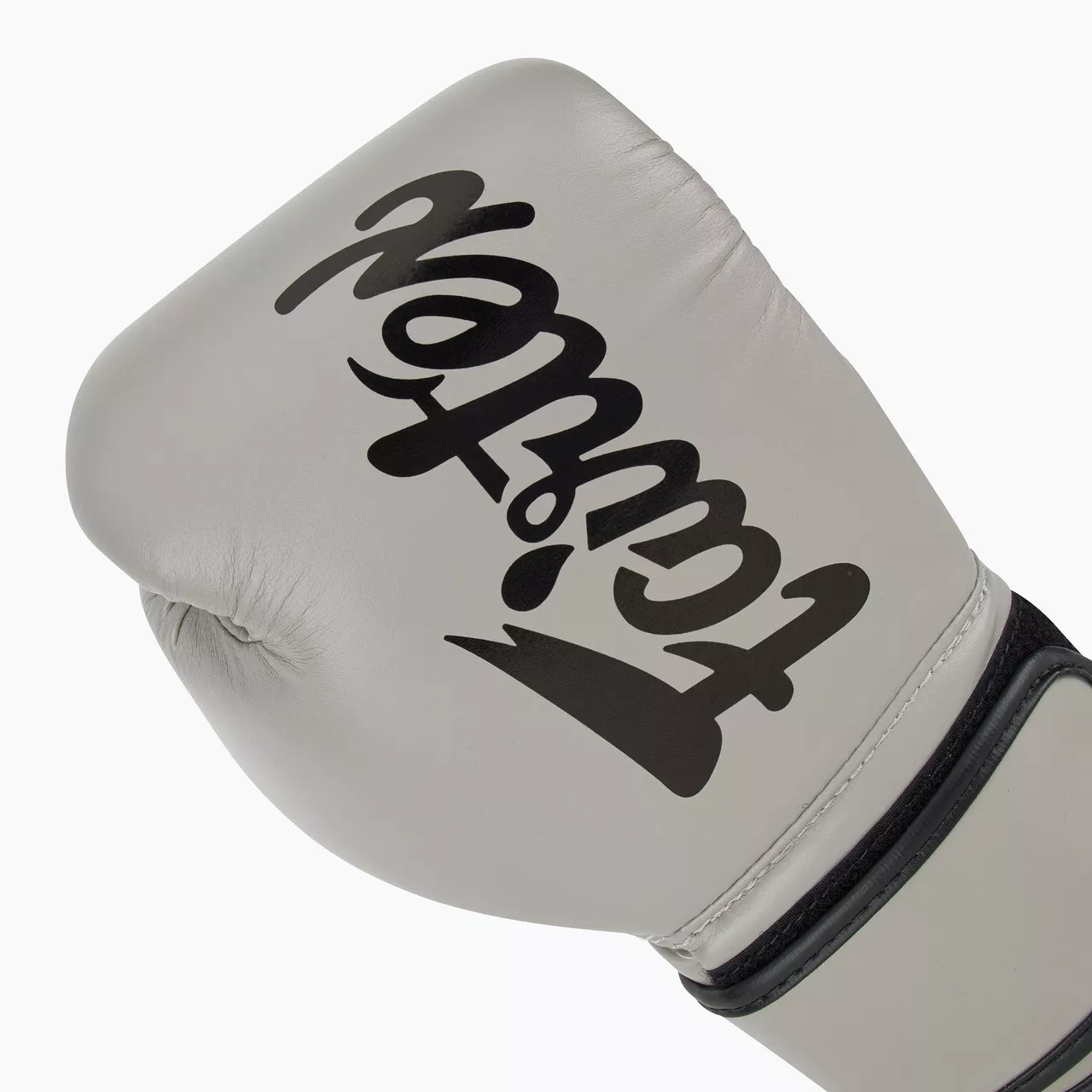 Боксерские перчатки Fairtex BGV14 Grey 10 унций (бинты в комплекте)