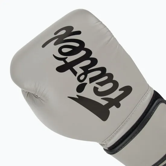 Боксерские перчатки Fairtex BGV14 Grey 10 унций (бинты в комплекте)