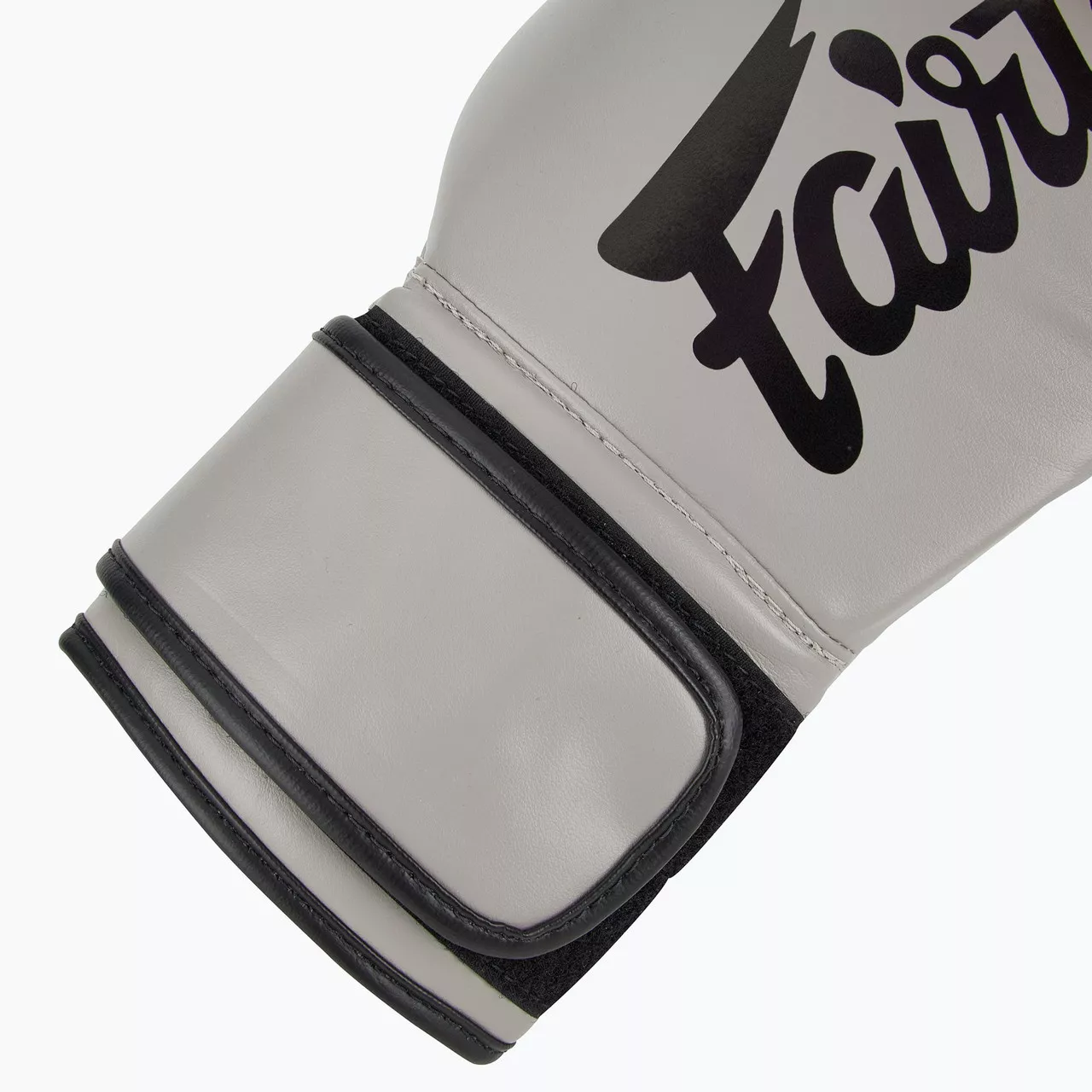 Боксерские перчатки Fairtex BGV14 Grey 10 унций (бинты в комплекте)