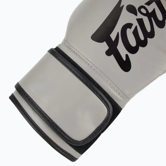 Боксерские перчатки Fairtex BGV14 Grey 10 унций (бинты в комплекте)