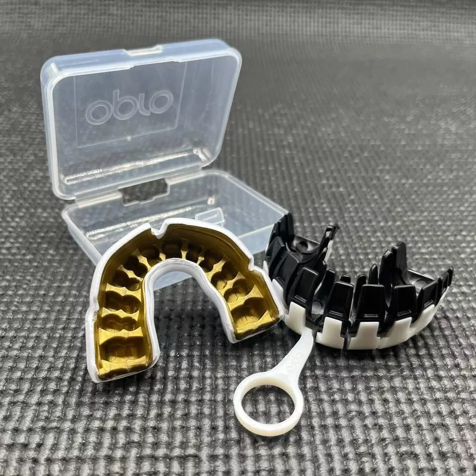 Капа OPRO Instant White/Gold-взрослая