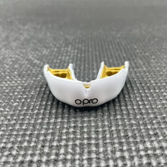 Капа OPRO Instant White/Gold-взрослая