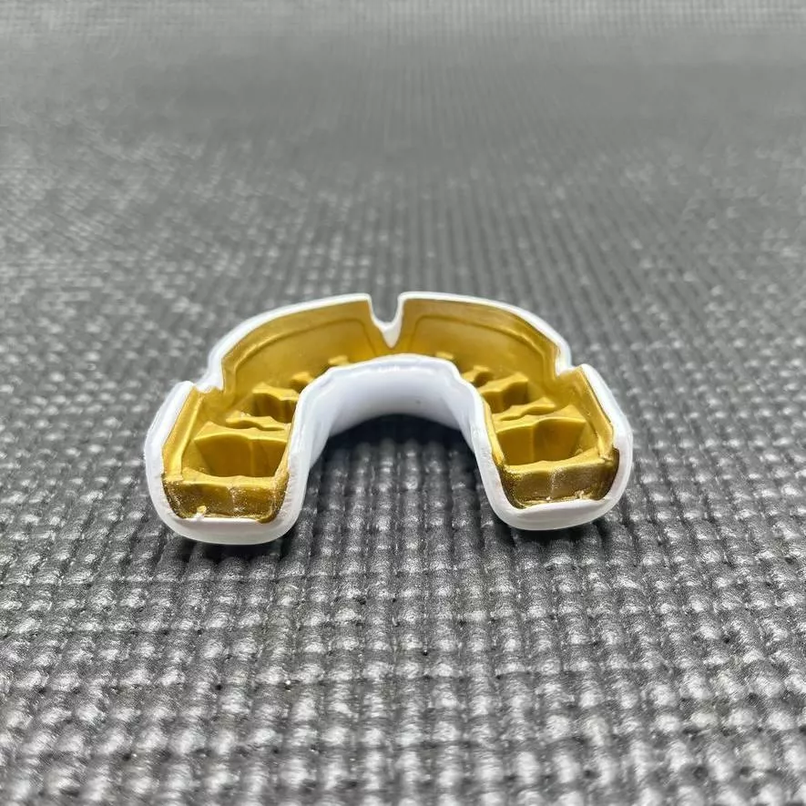Капа OPRO Instant White/Gold-взрослая
