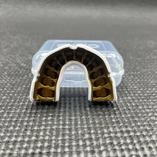Капа OPRO Instant White/Gold-взрослая