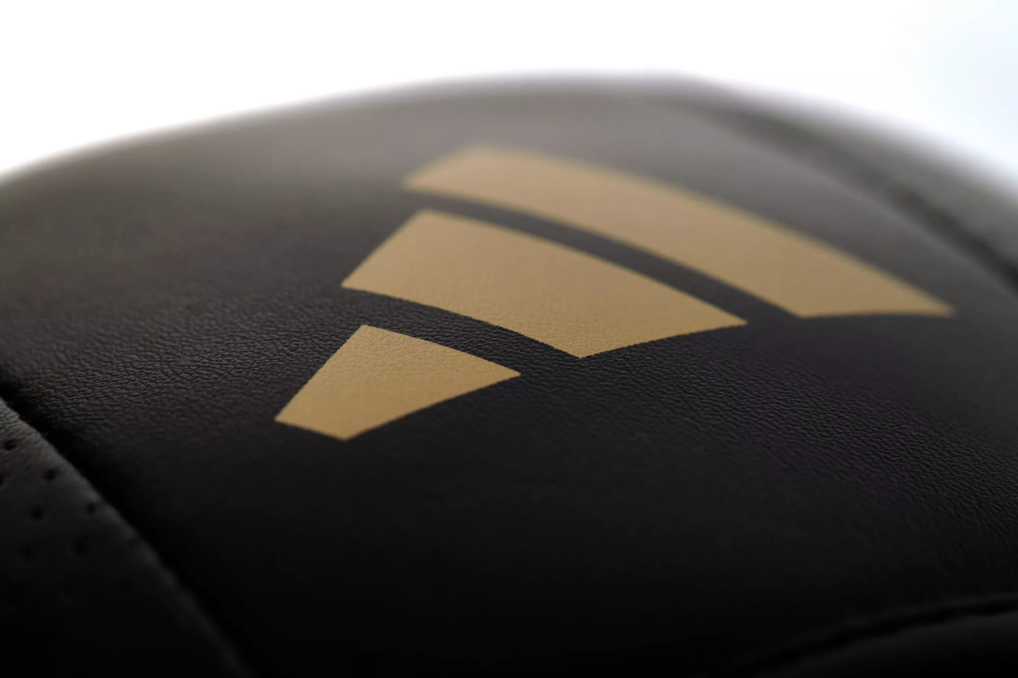 Лапы Adidas Adi Star Pro Speed ​​Focus Pad Black/Gold-16,5х20,5см