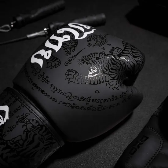 Боксерські рукавиці Phantom Muay Thai Black 10 унцій