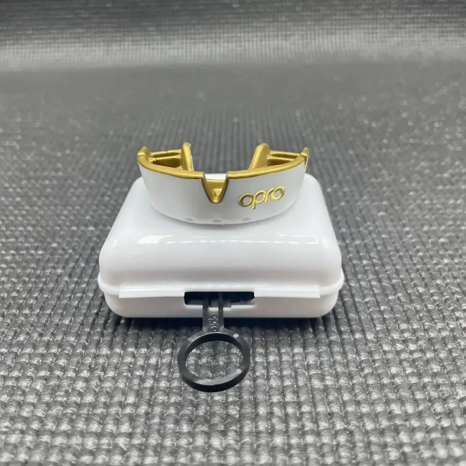 Капа OPRO Gold White/Gold-детская