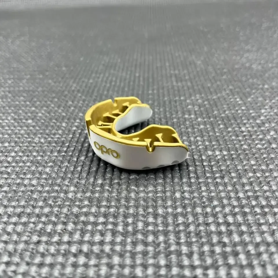 Капа OPRO Gold White/Gold-детская