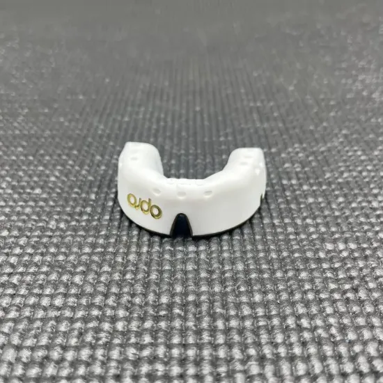 Капа OPRO Gold White/Gold-дитяча