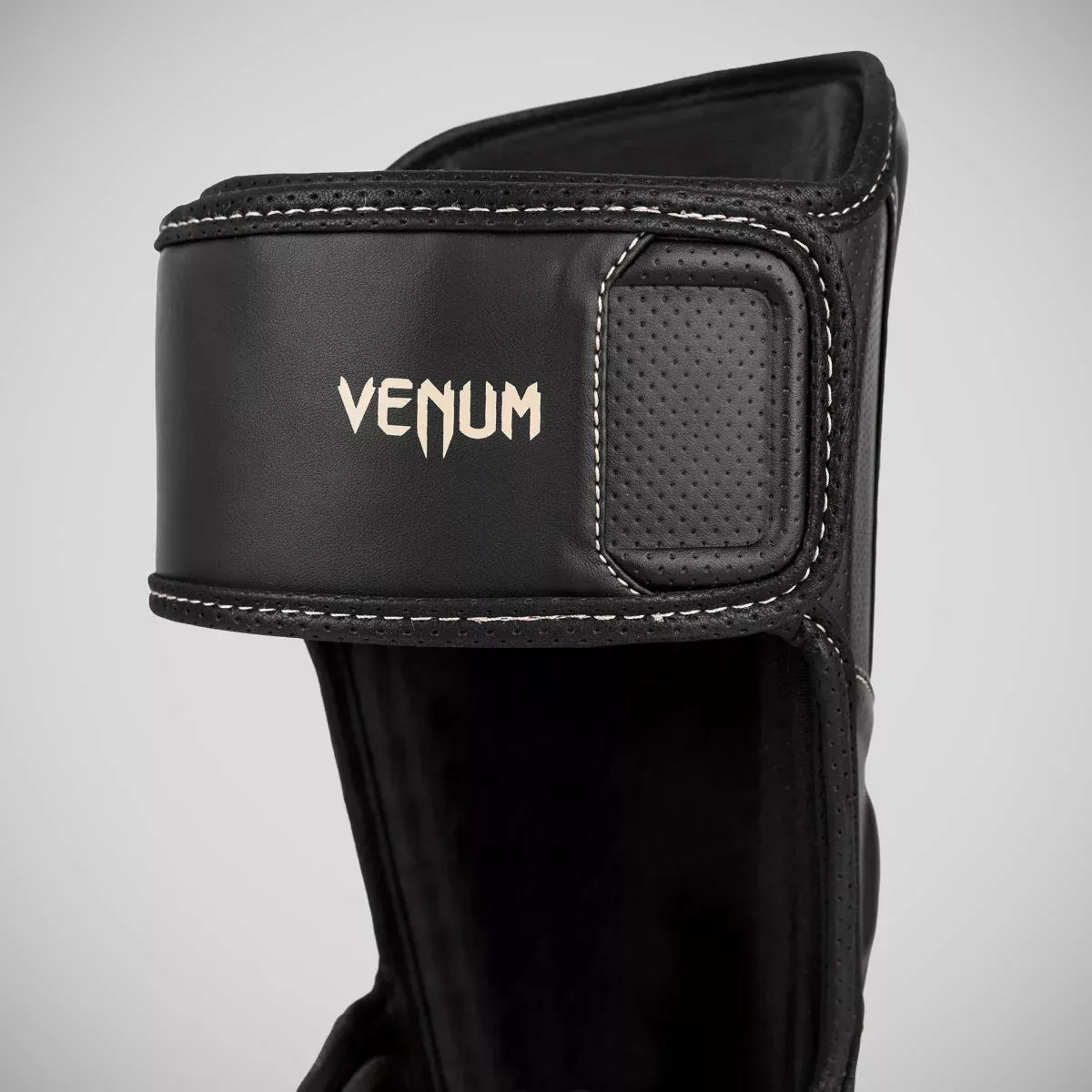 Захист ніг Venum Impact Evo Shinguards Black-M