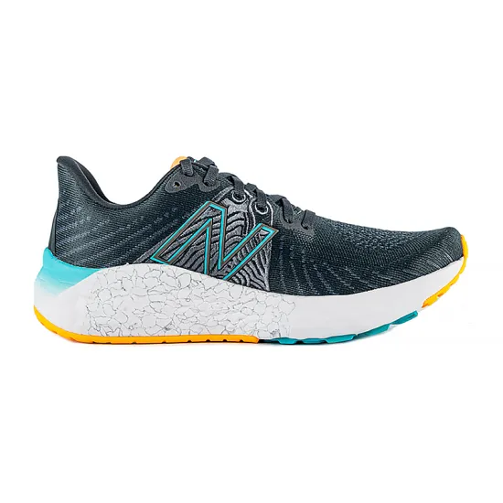 Кросівки New Balance VONGO V5-42