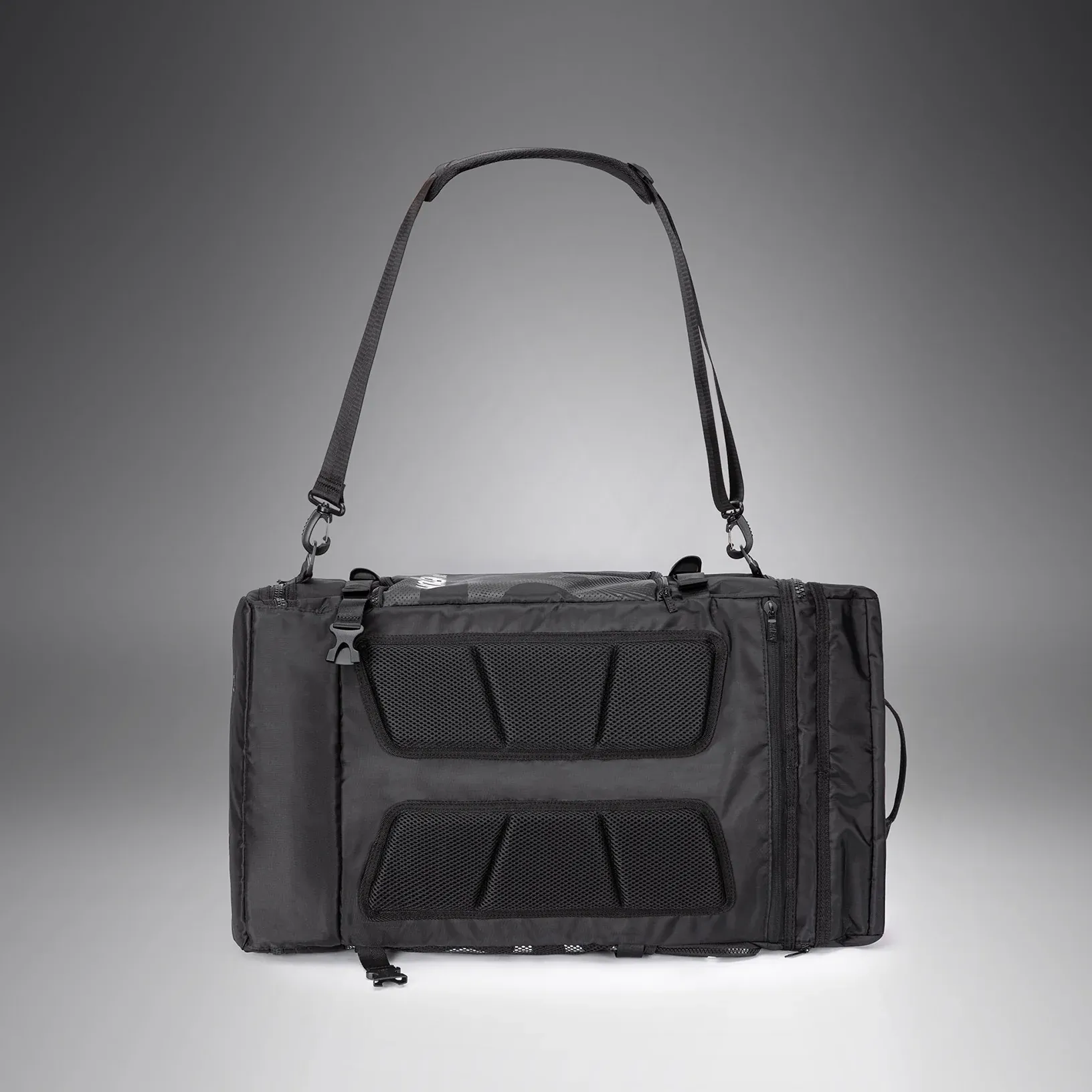 Сумка-рюкзак Venum Shockwave Convertible Sports Bag (60L)-88x35x24см