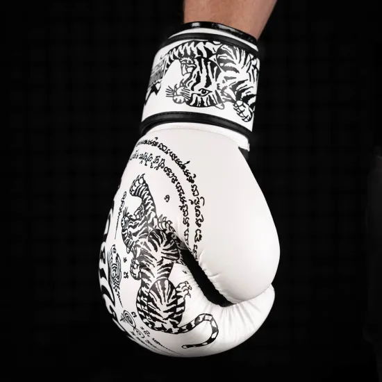 Боксерські рукавиці Phantom Muay Thai White 10 унцій