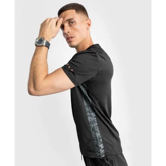 Футболка Venum Classic Evo Dry Tech T-shirt Black/Bronze-S