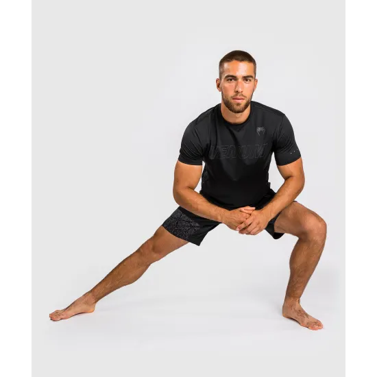 Футболка Venum Classic Evo Dry Tech T-shirt Black/Black-S