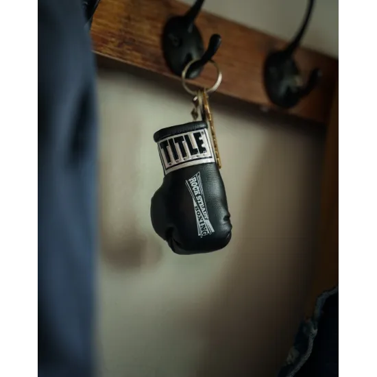 Брелок рукавичка TITLE Boxing Rock Steady Glove Keyring
