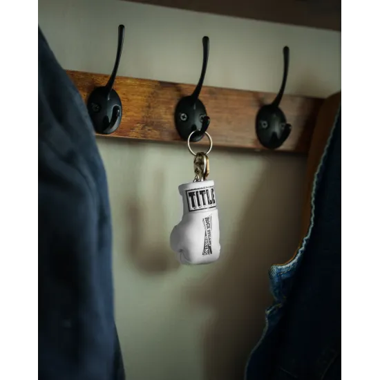 Брелок перчатка TITLE Boxing Rock Steady Glove Keyring White