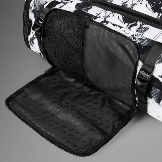 Сумка-рюкзак UFC Zenith by Venum Authentic Fight Week White Gear Bag-58х31х22см