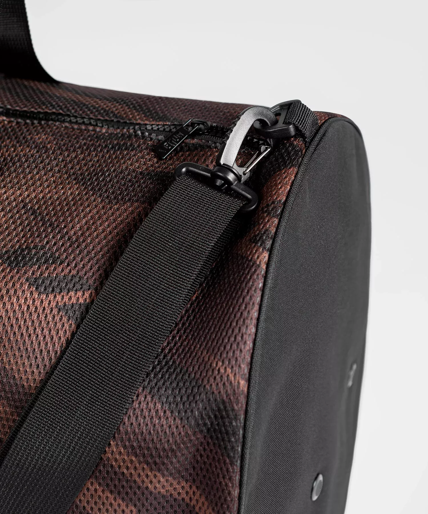 Сумка Venum Tecmo 2.0 Duffle Bag Dark Brown