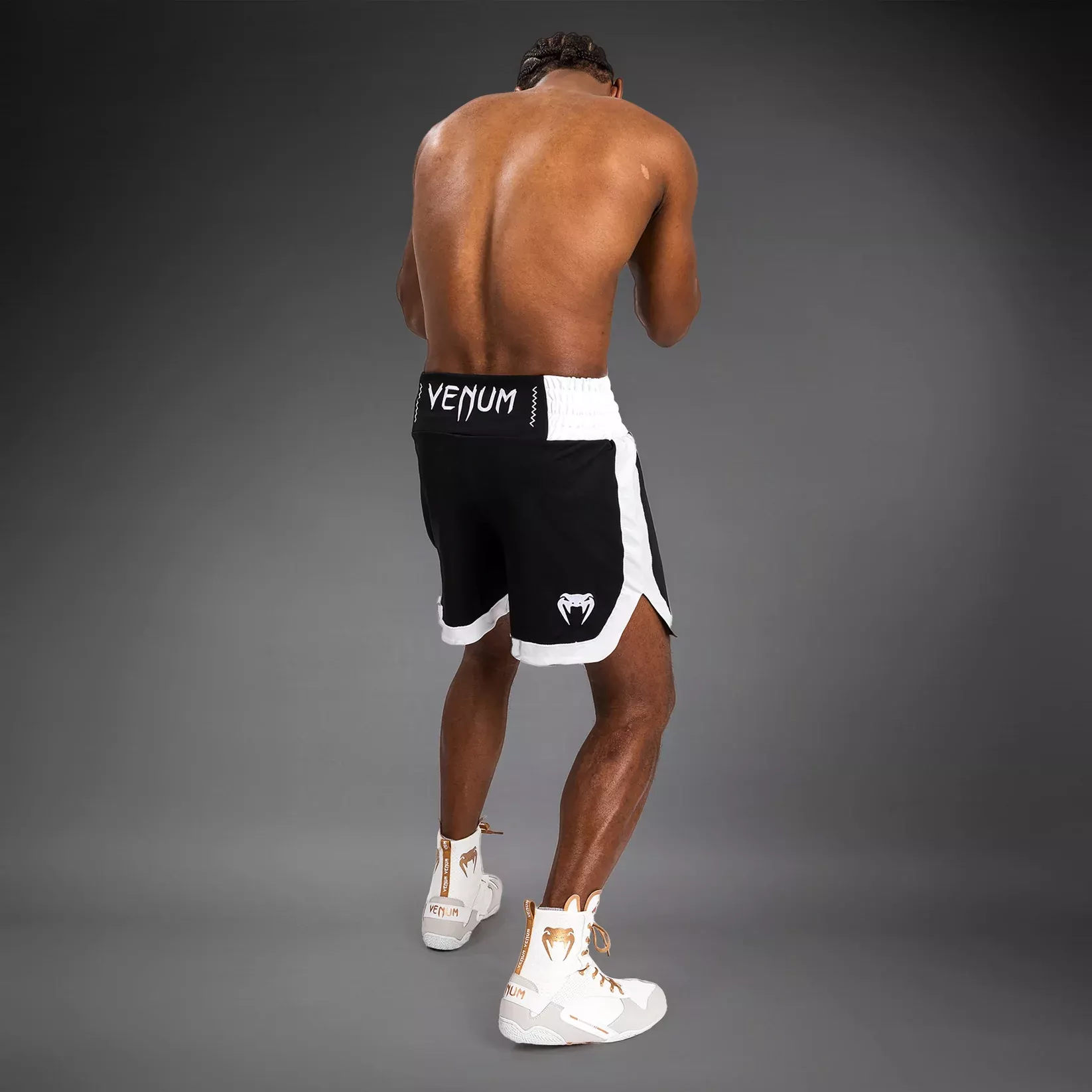 Боксерські шорти Venum Classic Boxing Shorts Black/White-S
