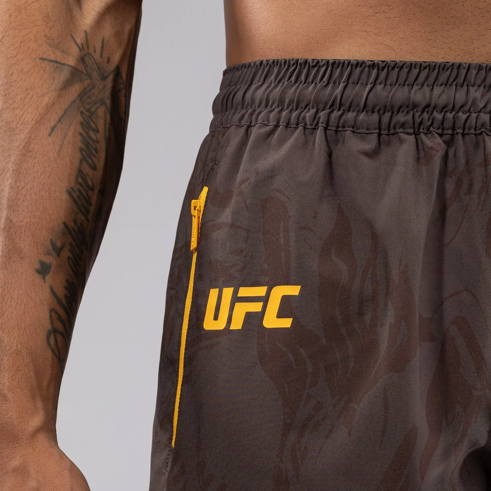 Шорти Venum UFC Fusion Authentic Fight Week Men's Performance Short Earthen Brown-S