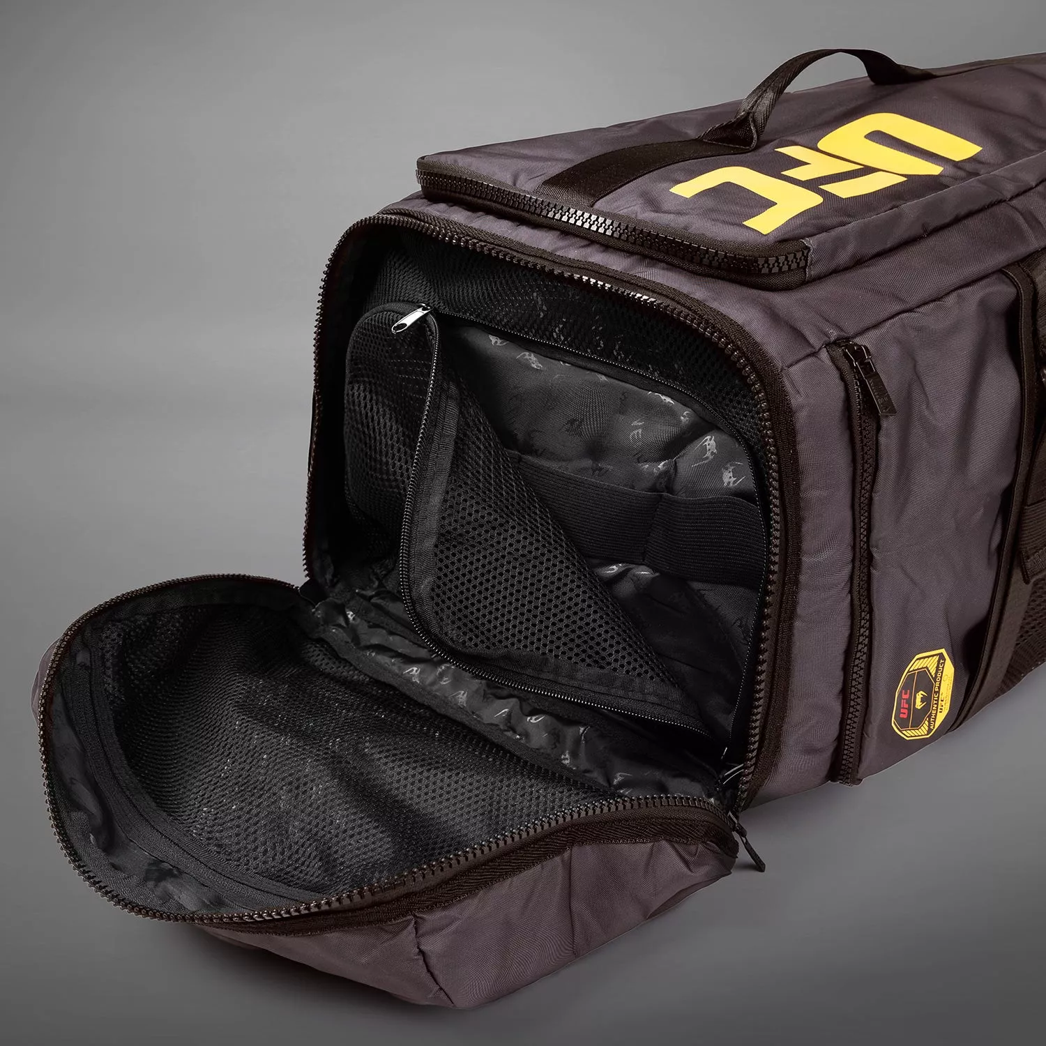 Сумка-рюкзак UFC Fusion by Venum Authentic Fight Week Duffle Bag Earthen Brown-58х31х22см