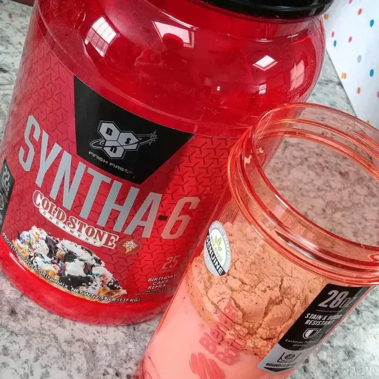 Спортивная бутылка-шейкер BlenderBottle Pro28 Tritan 820ml Coral