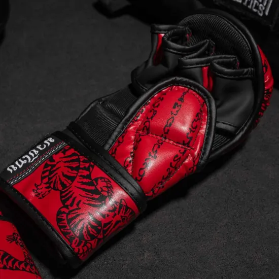 Перчатки для ММА Phantom Muay Thai Red S/M (капа в подарок)