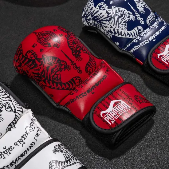 Перчатки для ММА Phantom Muay Thai Red S/M (капа в подарок)